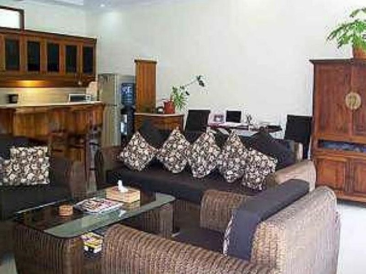 Bali Luxury Villa Golden — комфортный отель в Денпасар