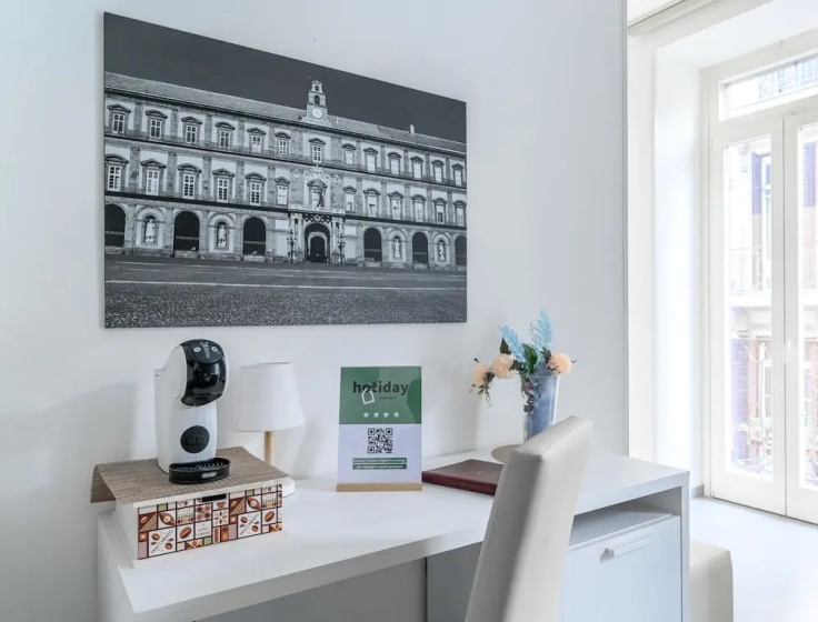 Hotiday Room Collection - Napoli Sant'Arcangelo — забронировать отель в Неаполе