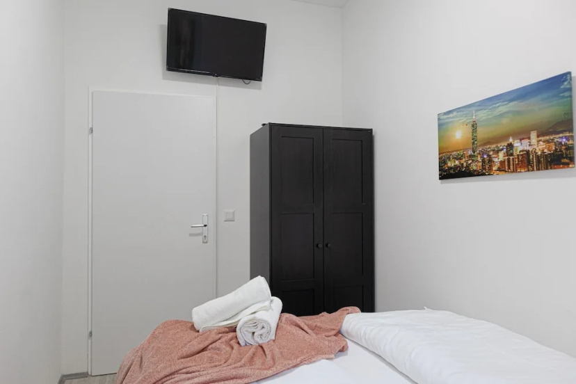Enkplatz U3- Affordable 5BR shared Apt. — комфортный отель в вене