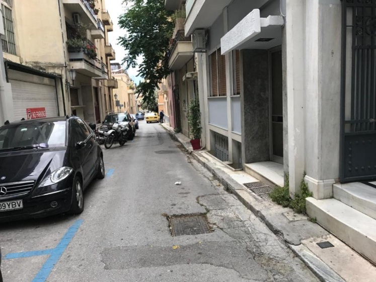 TONI'S Cosy Apartment next to Syntagma Square — комфортный отель в Афины