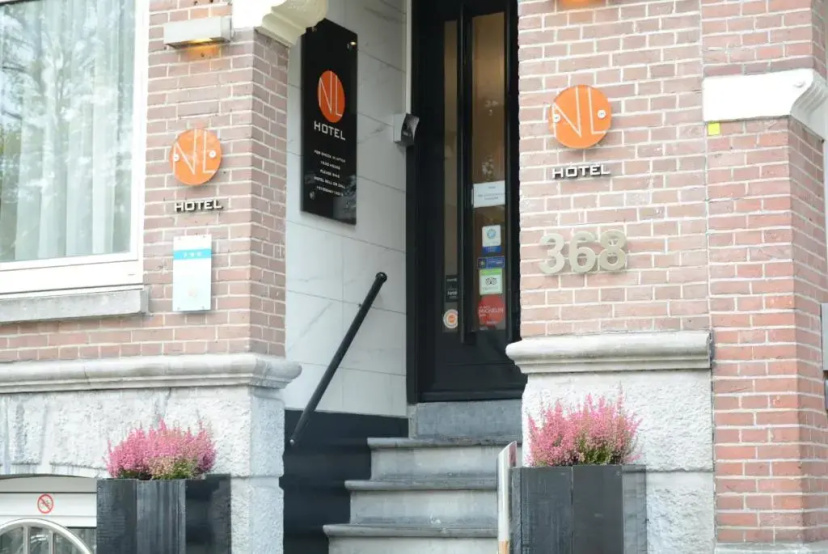 NL Hotel District Leidseplein — отель в удобной локации в Амстердаме