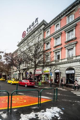 Цены на Oktogon 4 Entire Aircon Apartment в Будапеште
