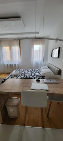 Sleek & lovely studio with a great location — комфортный отель в Белграде