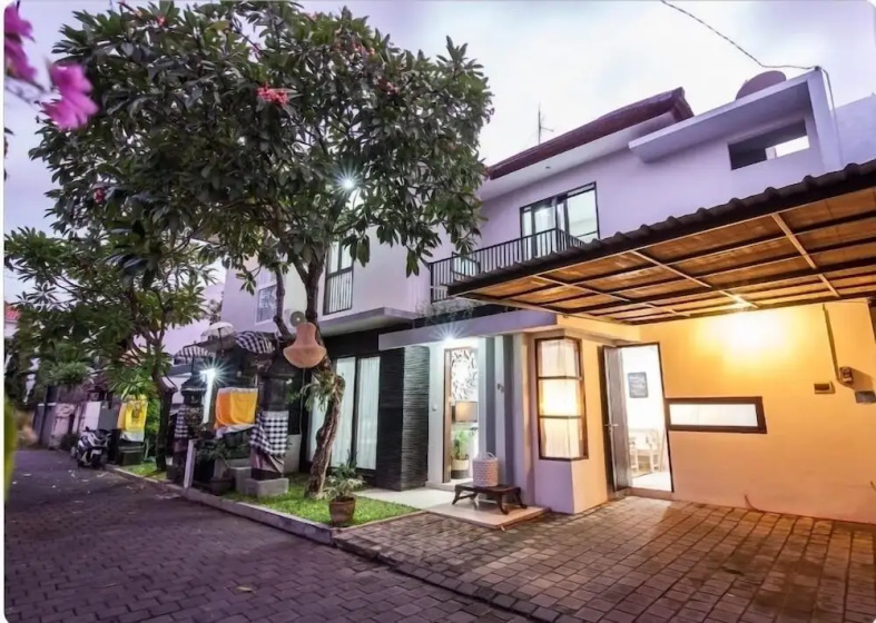 Cecilya Balian Stylish 3 Bedroom House near Beach at City Center — отель с удобствами в Денпасар