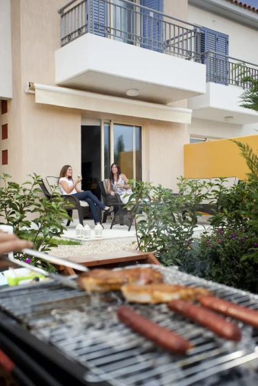 Цены на Elysia Park Luxury Holiday Residences в Пафос