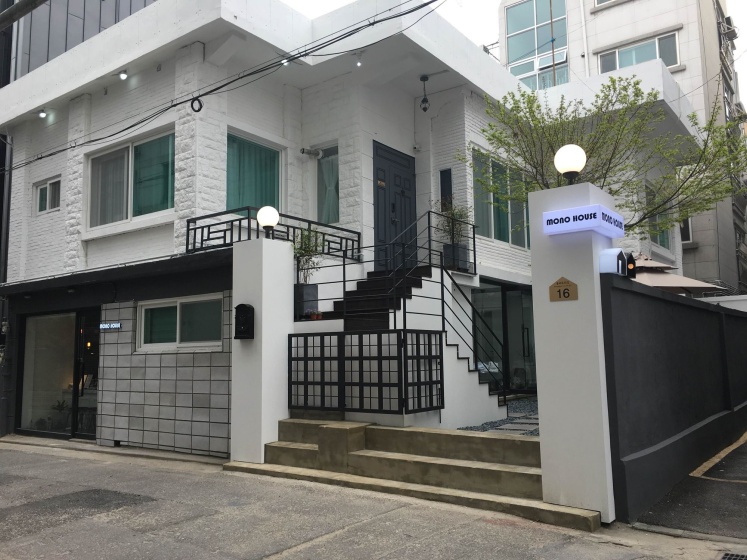 Mono House Hongdae 2 — отель с удобным расположением в Сеул