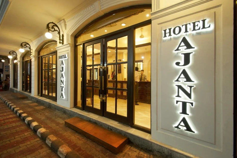 Hotel Ajanta Juhu near Juhu Beach — забронировать отель в Мумбаи