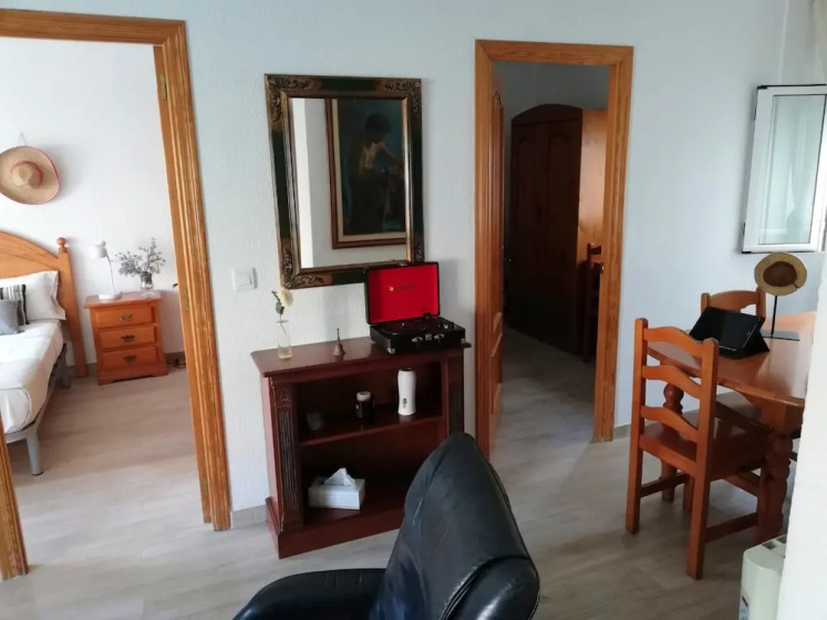 Apartment with 3 Bedrooms in Alicante , with Wonderful Sea View, Furnished Balcony And Wifi - 700 M From the Beach — отель с удобным расположением в Аликанте