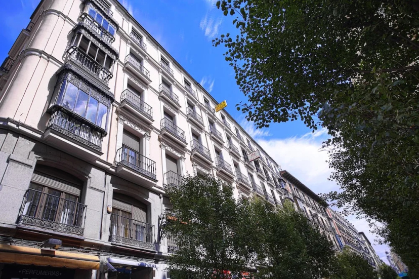 Design Apartment in the Center of Madrid. 2bedrooms. Teatro Real III — комфортный отель в Мадриде