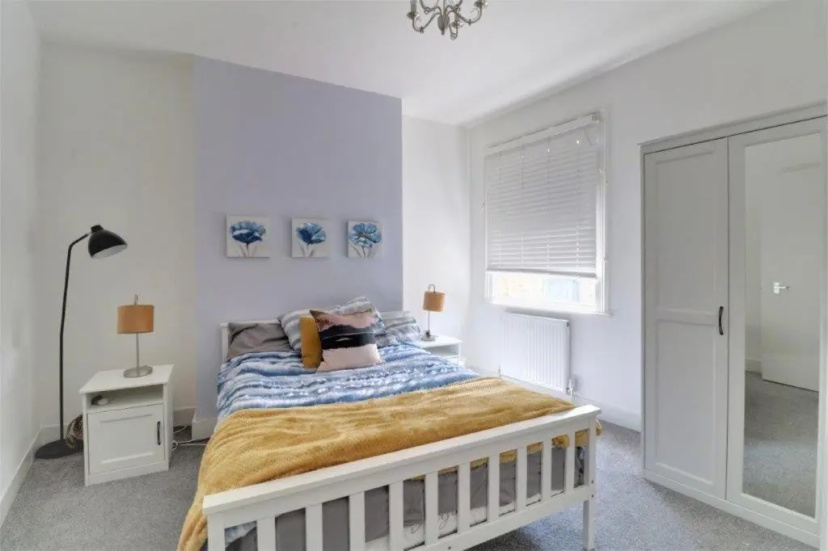Replingham Road Apartment — отель с удобным расположением в Лондоне