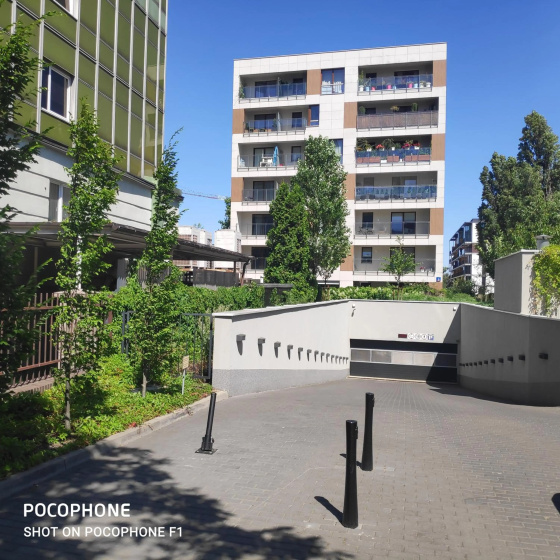 FIRST -- Green Żoliborz Apartment 4 — отель с удобствами в Варшаве