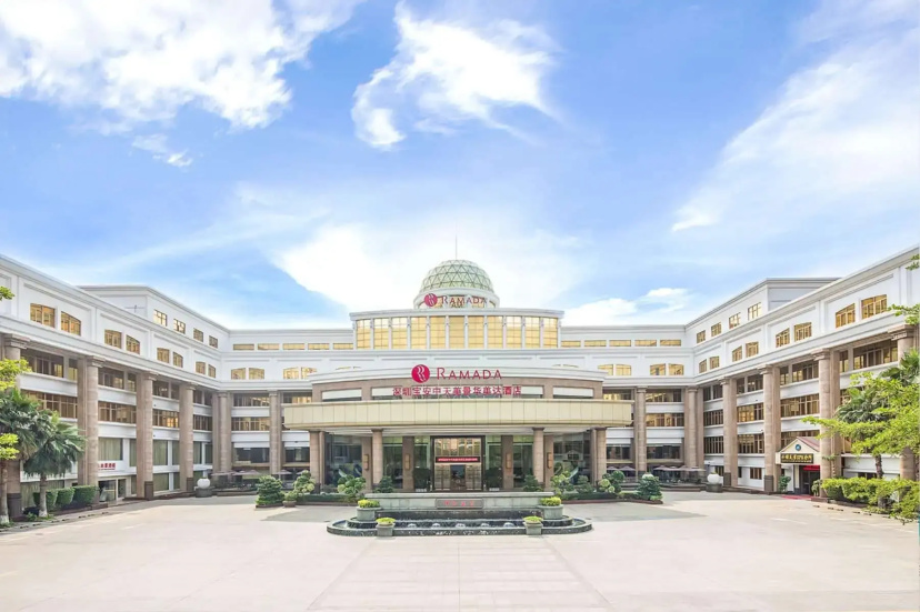Ramada Shenzhen Baoan — отель с удобствами в Шэньчжэне