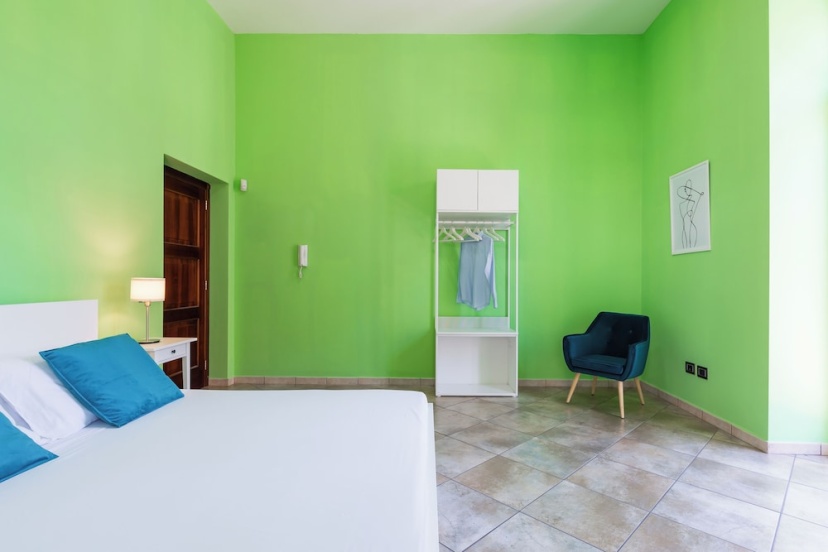 Partenope Spacious Home by Wonderful Italy — отель с удобным расположением в Неаполе