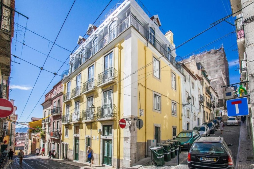 Light Of Lisbon Apartments I — отель с удобствами в Лиссабоне