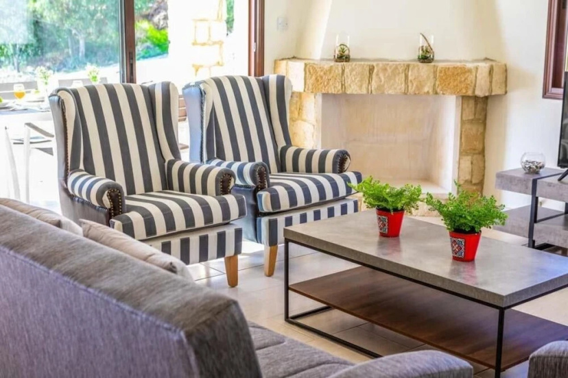 Eastmed Villas Paphos Villa Aqua View Three Bedroom Villa With Private Swimming Pool — отель с удобствами в Пафос