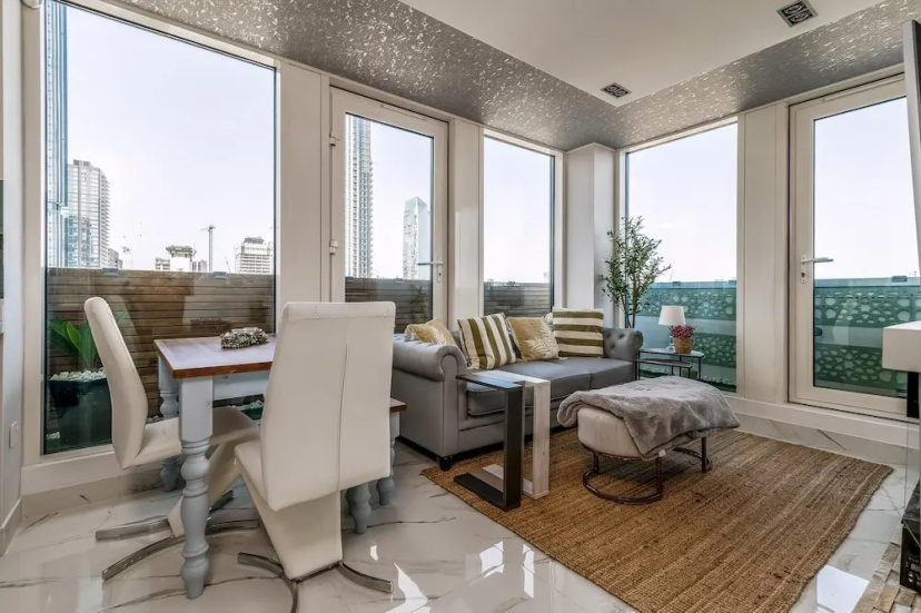 Цены на Canary Wharf Retreat With Free Secure Parking в Лондоне