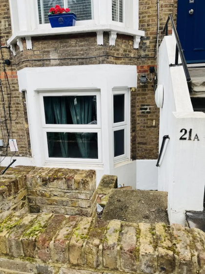 Immaculate 2-bed Apartment in London — отель с удобным расположением в Лондоне