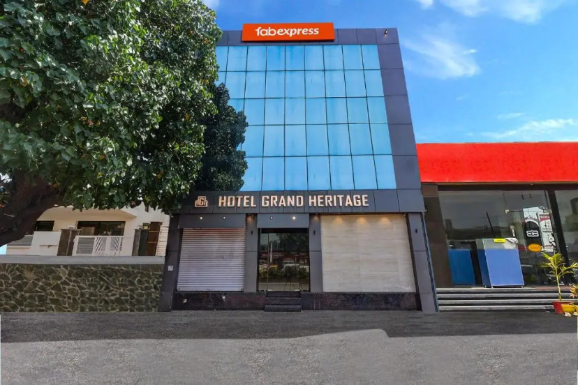 FabHotel Grand Heritage — отель в удобной локации в Мумбаи