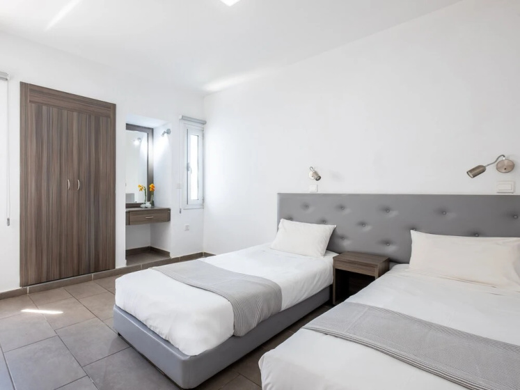 Rio Gardens - Generous 1-bdr Apt w Balcony — отель с удобствами в Айя-Напа