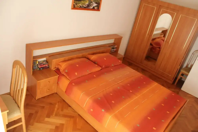 Sunny Family Apartment — забронировать отель в Будва