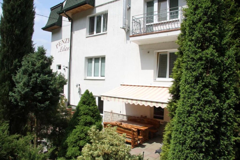 Villa Anastazis - Penzion Eden — отель с удобствами в Карловых Варах