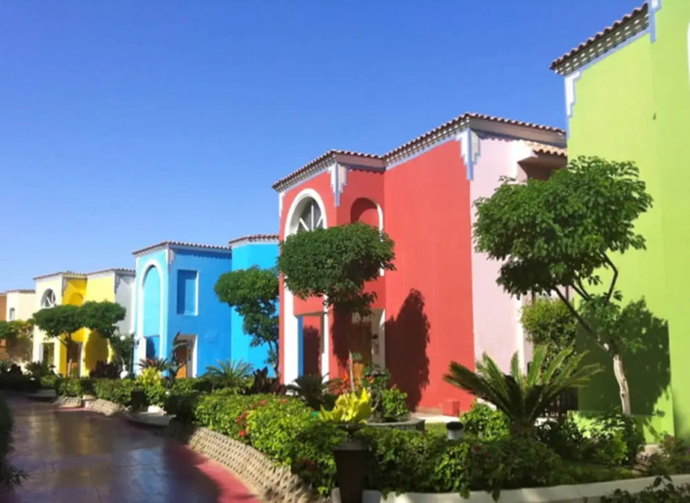 A 4 bedroom contemporary villa is furnished with luxe imported Italian furniture — комфортный отель в Шарм-эль-Шейхе