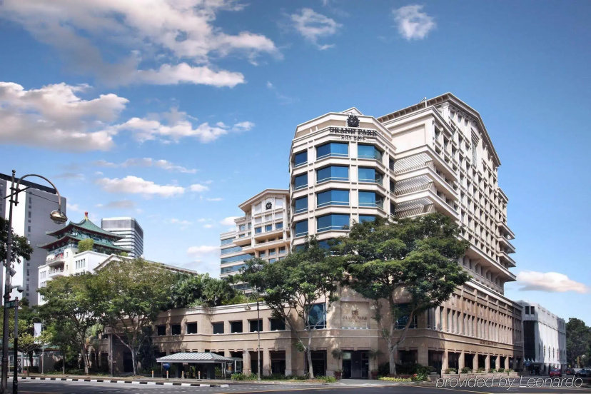 Grand Park City Hall — отель с удобствами в Сингапур