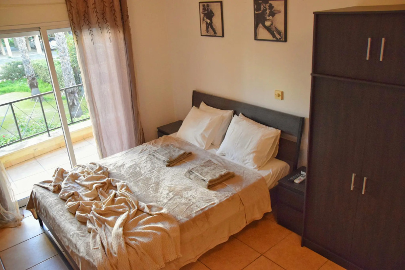Raise Cosy studio with pool in Limassol 4 — отель в Лимассол, Кипр