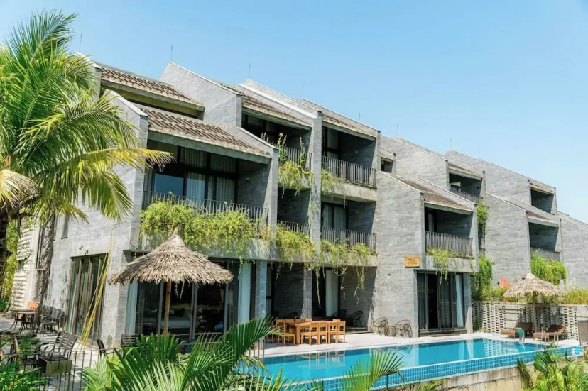 Gold Riverside Apartment & Villa — забронировать отель в Дананге