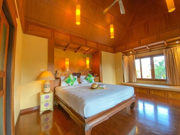 Villano Lilawadee Pool Villa Pattaya — отель с удобствами в Паттайе