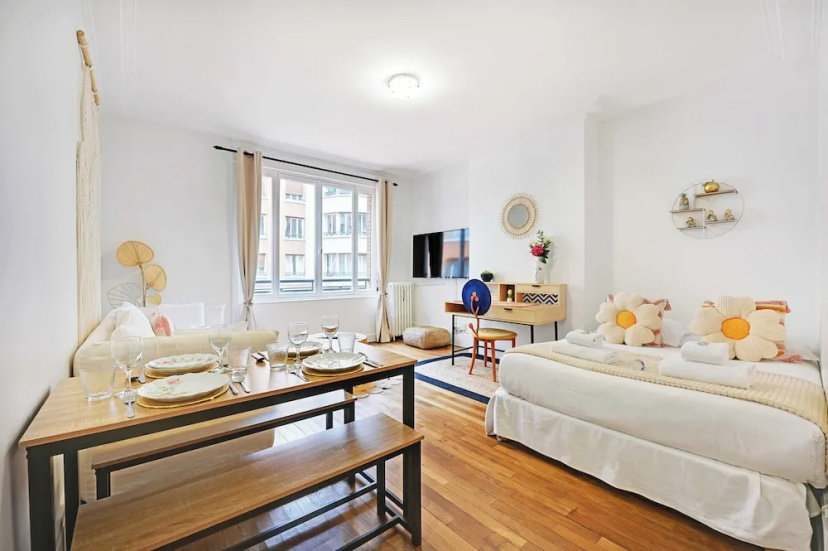 Charming Apartment -4p- Near Arc de Triomphe — отель с удобным расположением в Париже