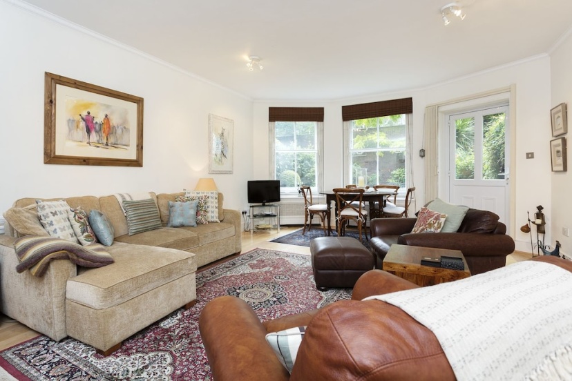 ItalianFlat – Earls Court — отель с удобным расположением в Лондоне
