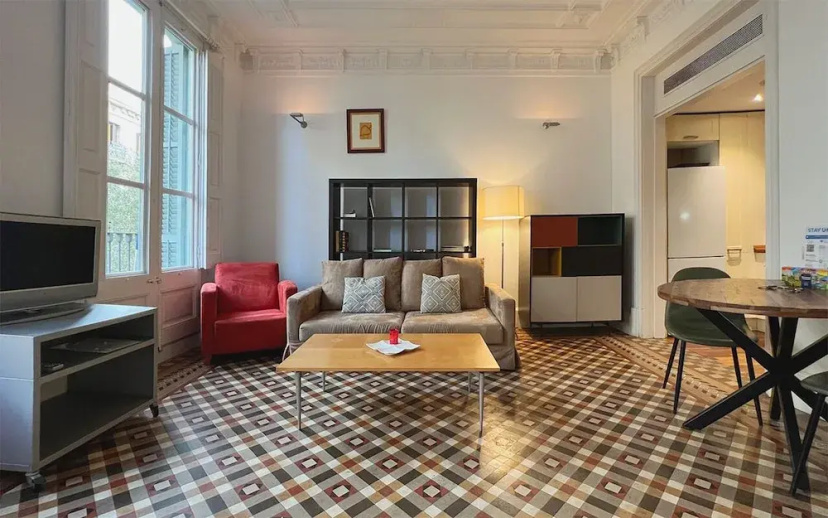 Stay Unique Apartments Bruc — отель с удобным расположением в Барселоне