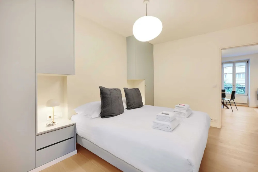 Charming Apartment - 2br/6p - Jardin du Luxembourg — забронировать отель в Париже