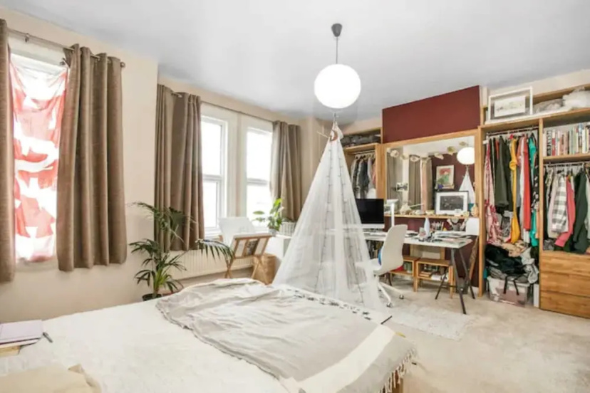 Gorgeous Refurbished 2 Bedroom Apartment With Garden — отель с удобствами в Лондоне