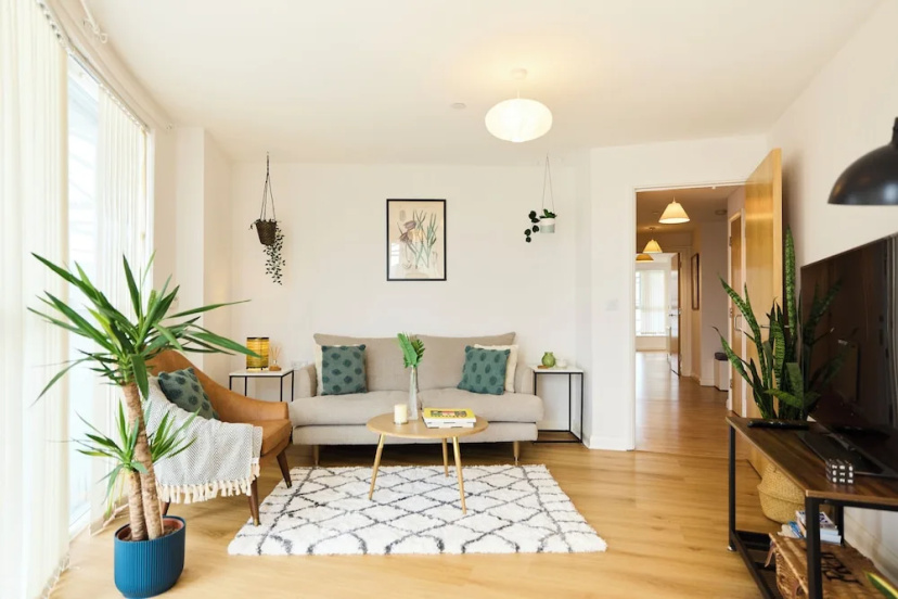 The Queensland Sanctuary - Trendy 2bdr Flat With Terrace — отель с удобным расположением в Лондоне