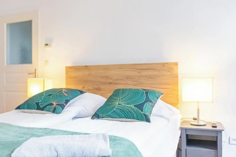 3BR Apt 15 Min from Landstraße Hub — забронировать отель в вене