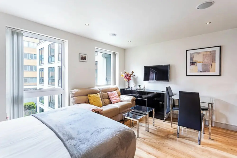 Цены на Beautiful, Central Studio in Chelsea в Лондоне