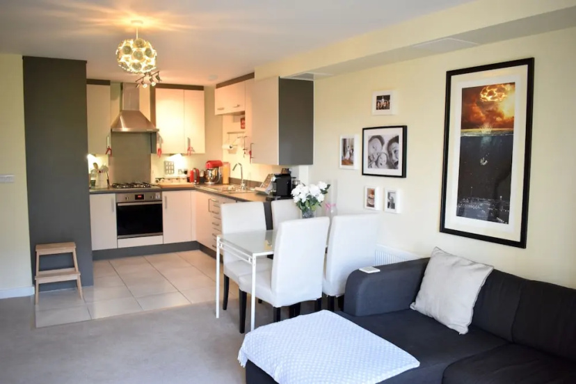 Stylish Apartment With Balcony In Finsbury Park — забронировать отель в Лондоне