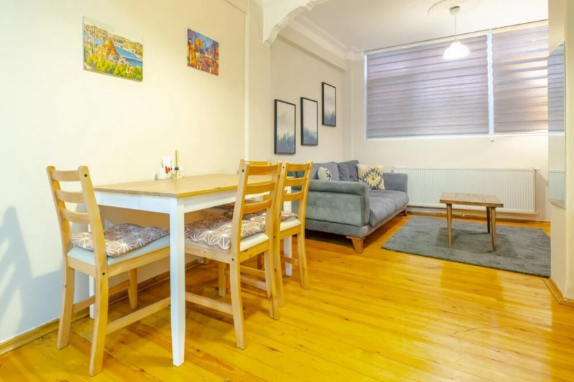 Central Flat With Balcony 700 m to Taksim Square — комфортный отель в Стамбуле