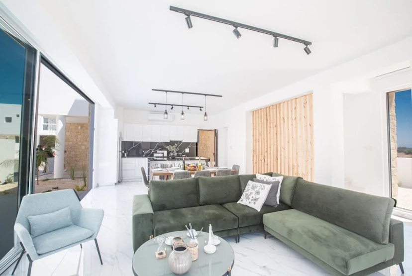 4 Bedroom Villa With Privaet Pool in the Center Protaras Vie Bleu Villa Vb1 3 — отель в Протарас, Кипр