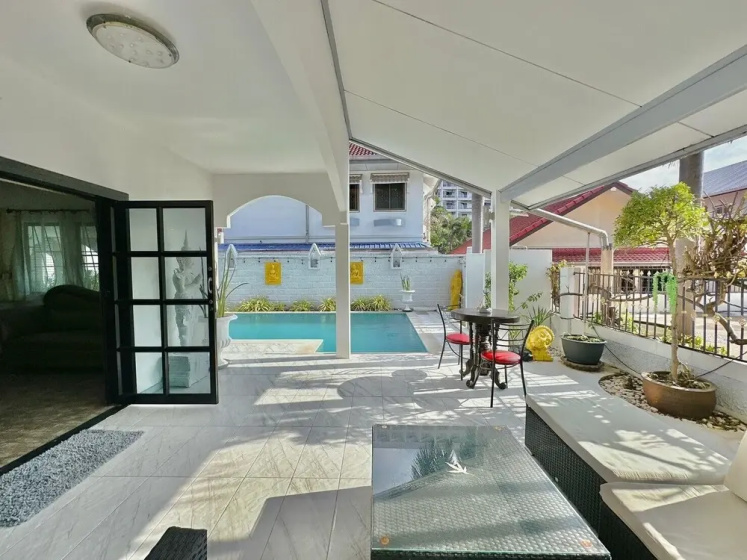 Rosewood Pool Villa Pattaya 7 — забронировать отель в Паттайе