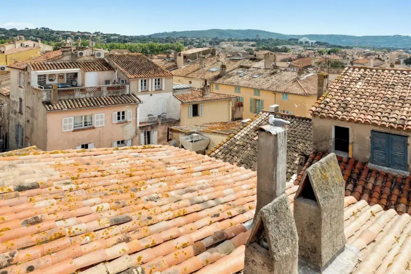 Magnificent Apartment - AC- 2br- Saint-tropez — отель с удобным расположением в Сент-Тропезе