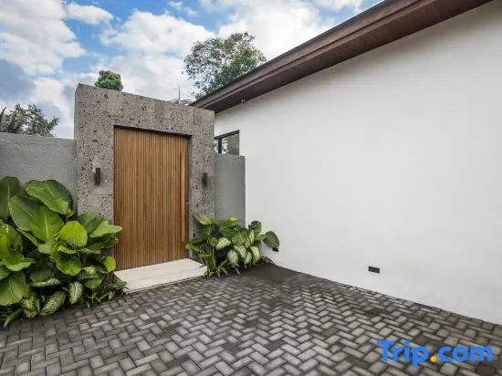 Villa Monkey Bay by BaliSuperHost — отель с удобствами в Убуде