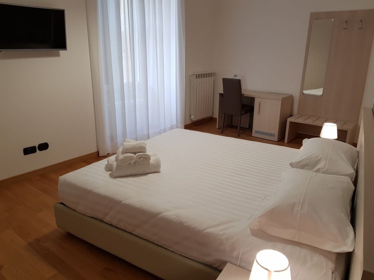 Duomo Hermes Relais — забронировать отель в Неаполе