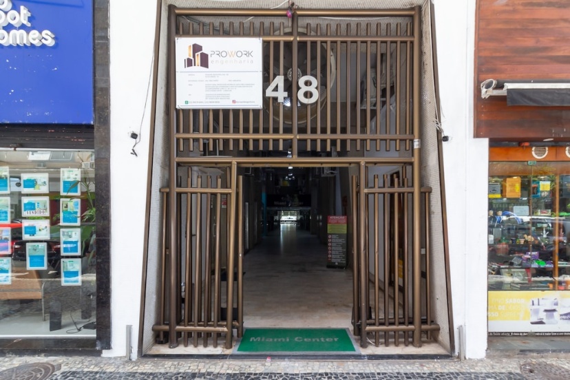 Cosy a few Steps From Copacabana Beach Q13 e 16 — отель с удобствами в Рио