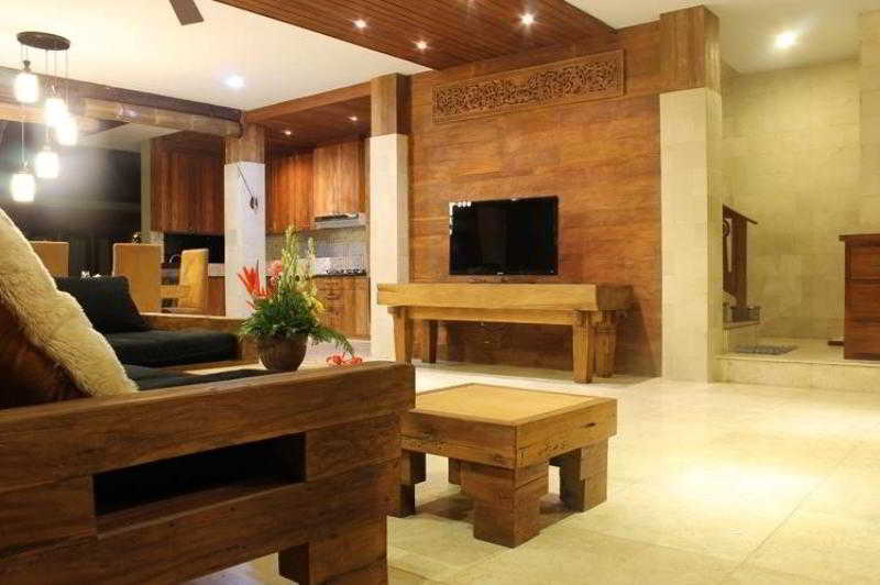 Joy Beach Villa — отель с удобным расположением в Денпасар