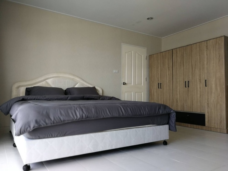 BKK 2 BR apt Near Sathon Iconsiam Firework View — комфортный отель в Бангкоке