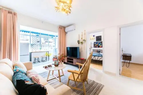Chengdu Qingyang·Du Fu Thatched Cottage Locals Apartment 00158690 — комфортный отель в Чэнду