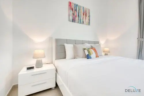 Fancy 2BR at Hayat Boulevard 2A Town Square By Deluxe Holiday Home — забронировать отель в Дубае